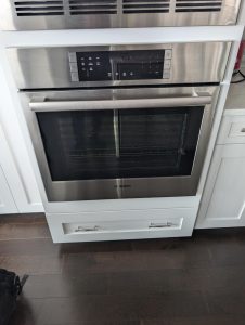 Bosch HBL8451UC01 wall oven restored to full operation in an Oakmont kitchen, St. Albert 