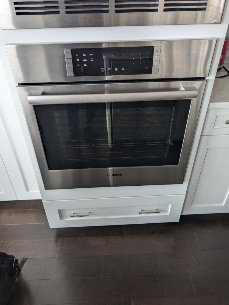 Bosch HBL8451UC01 wall oven restored to full operation in an Oakmont kitchen, St. Albert