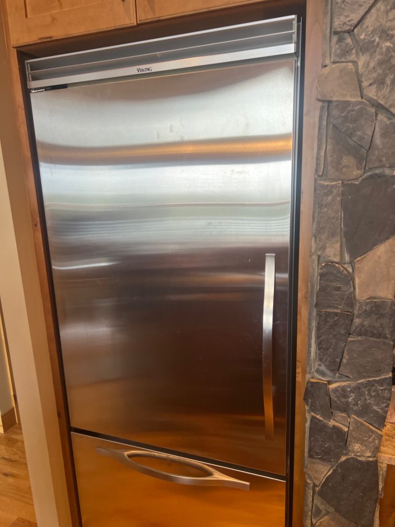 Schrader access valve on the Viking sealed system identified as the source of refrigerant loss in the dual-subsystem repair
