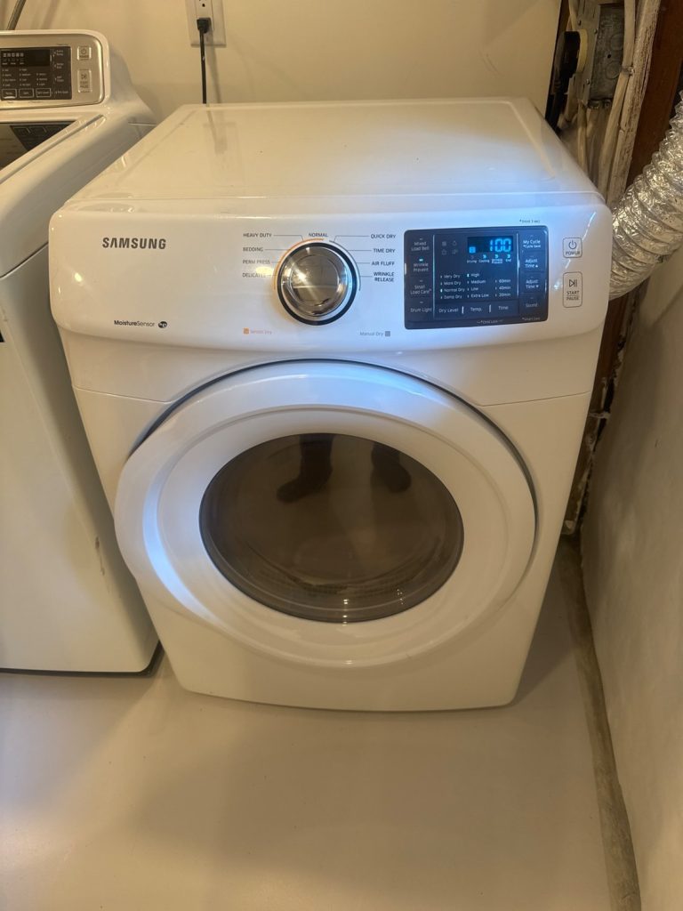 Samsung DV42H500 electric dryer in a Pemberton Heights, North Vancouver laundry area