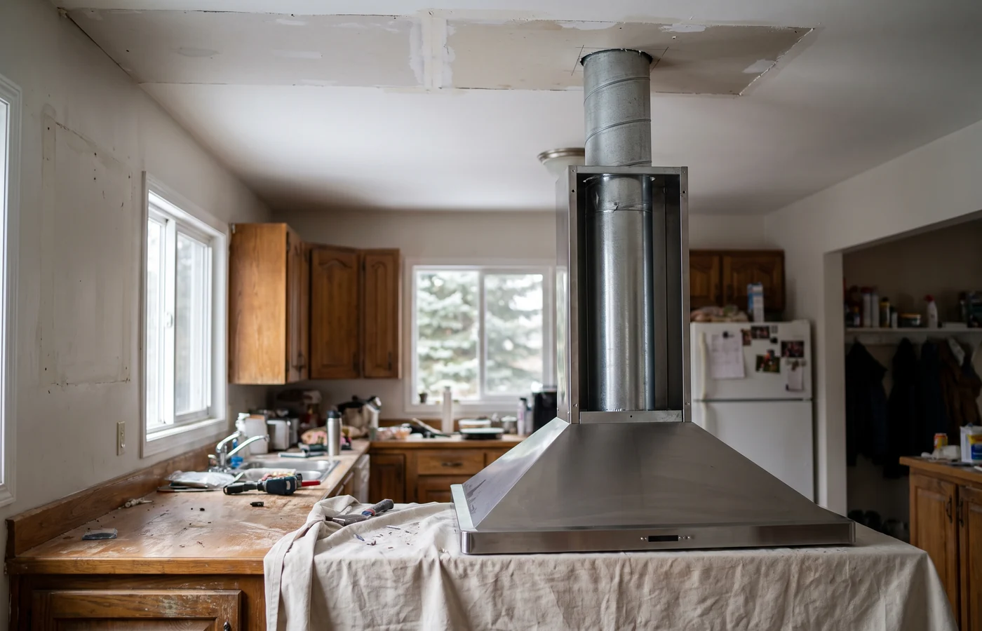 Ducted hood fan in a Canadian kitchen